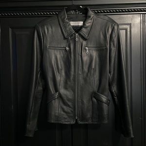 Valerie Stevens
Women's New
Zealand Lambskin
Leather Jacket - size 14
- Black